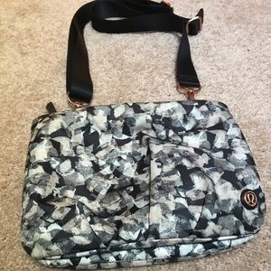Lululemon mystic jungle, Hip to be Free bag
